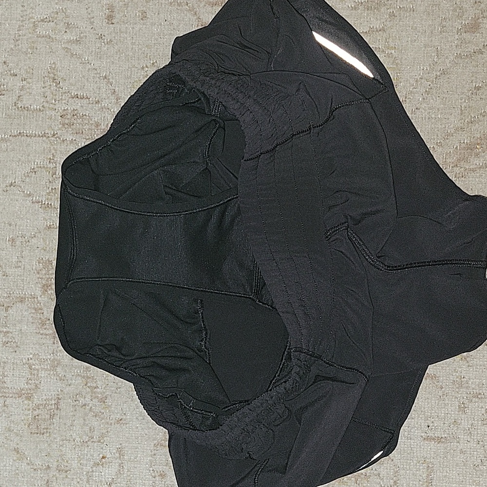 Lululemon Hotty Hot Short Black sz 6 tall  ,  lined EUC Gym Run Tennis - Picture 5 of 8